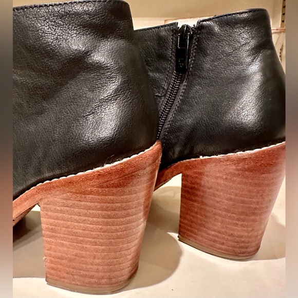 EUC Loeffler  Randall “Ella” Black Leather Ankle Boot. Size 6.5 - Picture 5 of 13